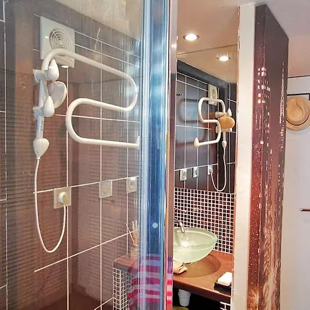 A With Pool And Spa, Cool Garden! 빌라 *