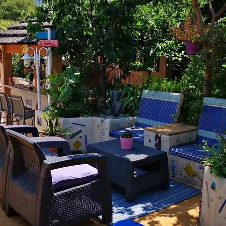 A With Pool And Spa, Cool Garden! *